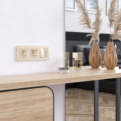 Рамка из металла на 3 поста Platinum шампань W0032611 фото 4