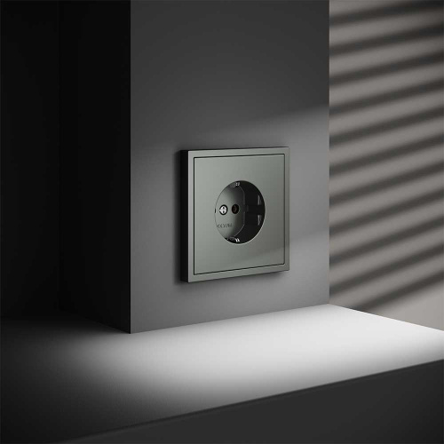 Розетка встраиваемая Voltum S70 с заземлением 16А, (титан) VLS040106 фото 2
