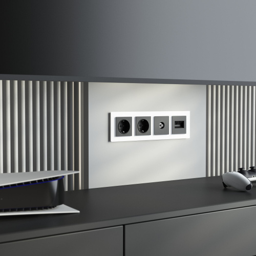 Рамка из стекла на 4 поста Favorit белый матовый W0041105 фото 2 Рамка из стекла на 4 поста Favorit белый матовый W0041105 фото 2