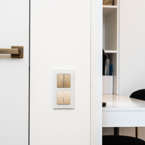 Выключатель одноклавишный с подсветкой (шампань рифленый) W1110110 фото 4