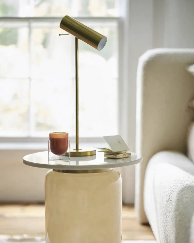 Золотая настольная лампа "Ллойд" Золотая настольная лампа "Ллойд"