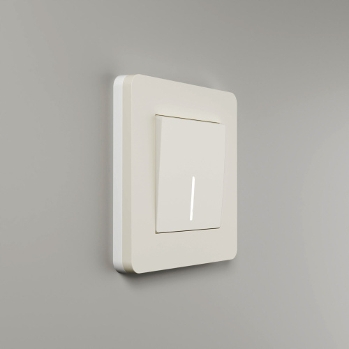 Рамка из поликарбоната на 1 пост Split айвори/белый, soft-touch W0013066 фото 2 Рамка из поликарбоната на 1 пост Split айвори/белый, soft-touch W0013066 фото 2