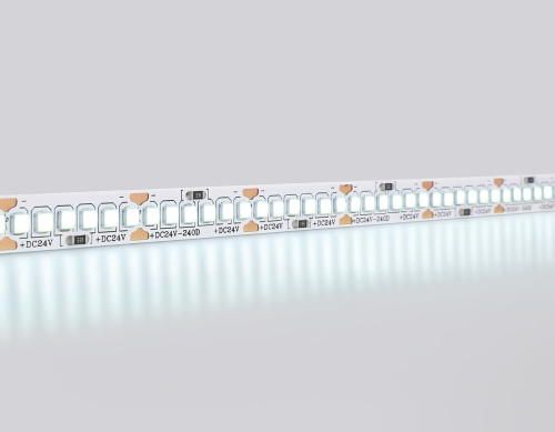 Светодиодная лента 24В 2835 240Led 20Вт/м 6500K IP20 5м фото 2