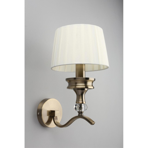 Светильник настенный (Бра) OML-88411-01 фото 5 Светильник настенный (Бра) OML-88411-01 фото 5