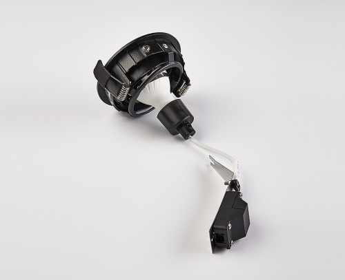 DE-200 black светильник встраиваемый поворотный фото 2