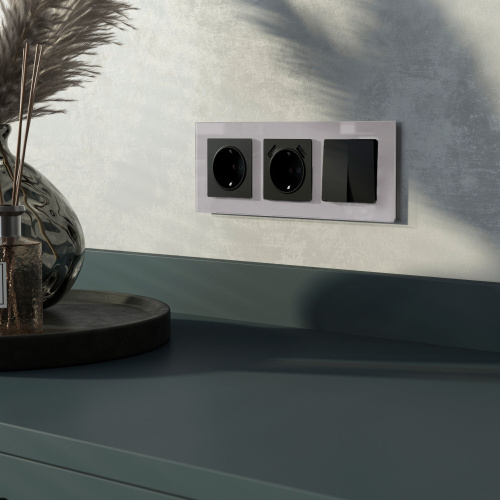 Рамка из стекла на 3 поста Favorit серый W0031115 фото 4