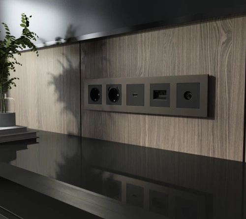 Рамка из поликарбоната на 5 постов Slab бронза софт W0052963 фото 4 Рамка из поликарбоната на 5 постов Slab бронза софт W0052963 фото 4