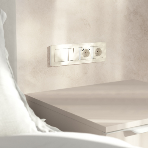 Рамка из поликарбоната на 4 поста Split айвори/белый, soft-touch W0043066 фото 2 Рамка из поликарбоната на 4 поста Split айвори/белый, soft-touch W0043066 фото 2