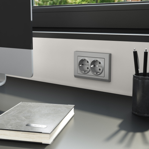 Рамка из поликарбоната для двойной розетки Stark серебряный матовый W0081865 фото 4 Рамка из поликарбоната для двойной розетки Stark серебряный матовый W0081865 фото 4