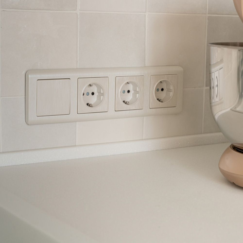 Выключатель одноклавишный проходной (перламутровый рифленый) W1112013 фото 6