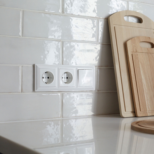 Рамка из пластика на 3 поста Fiore белый W0032201 фото 2 Рамка из пластика на 3 поста Fiore белый W0032201 фото 2