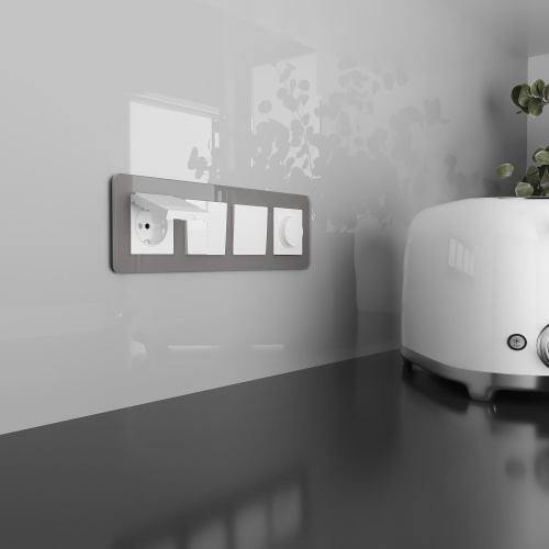 Розетка влагозащ. с зазем. с защит. крышкой и шторками N (белый) W1171201 фото 3