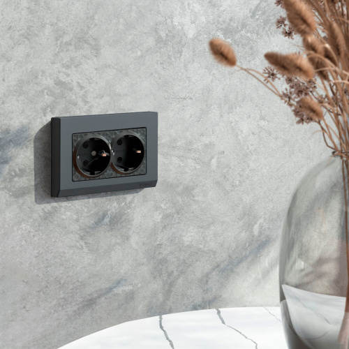 Розетка двойная с заземлением (Hammar черный) W1272008 фото 2